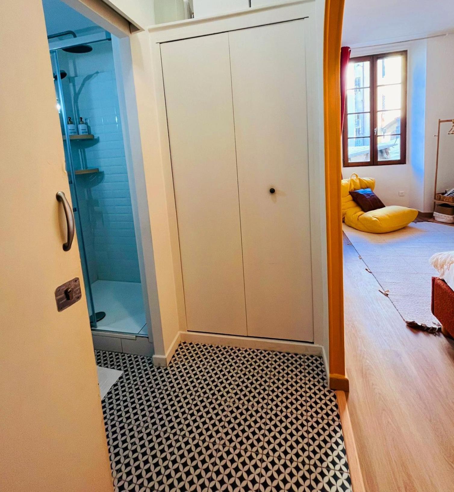 Appartamento Climatise Renove -lit Queen Size Nizza